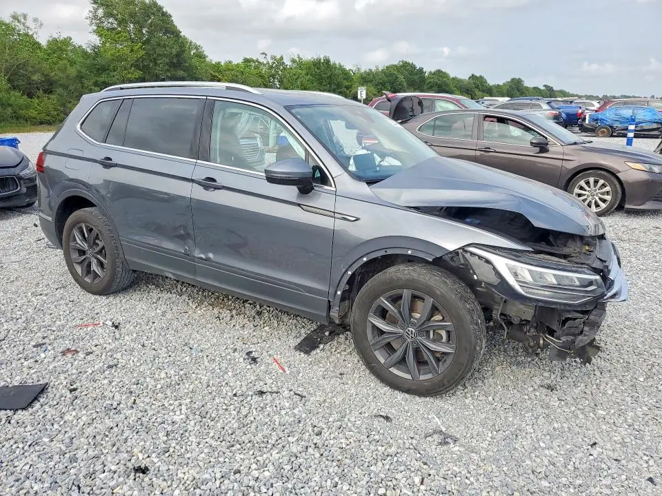 2022 VOLKSWAGEN TIGUAN SE  