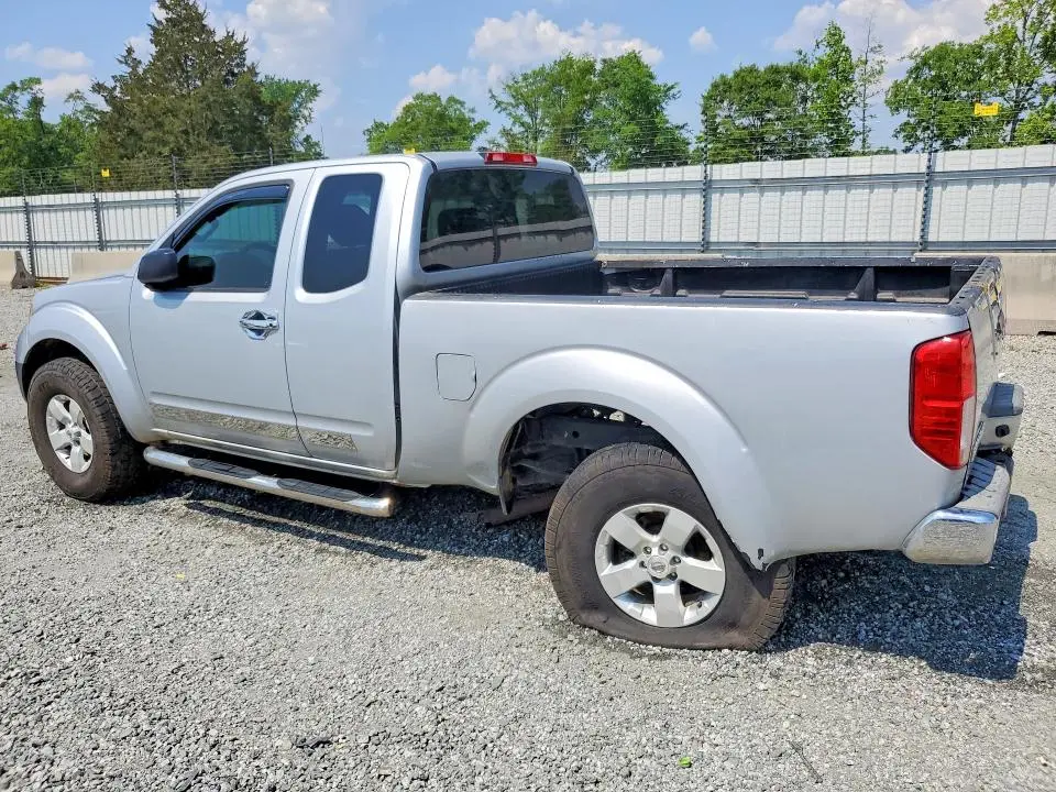2013 NISSAN FRONTIER S  