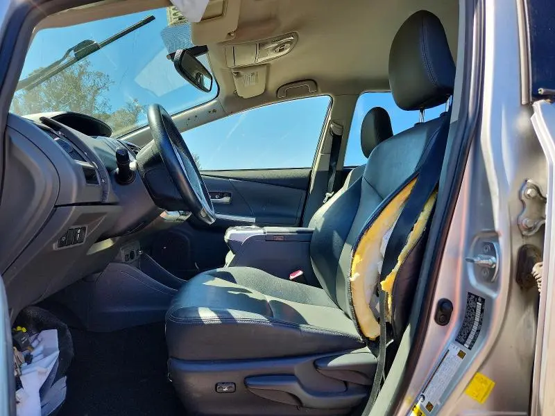 2013 TOYOTA PRIUS V FIVE  