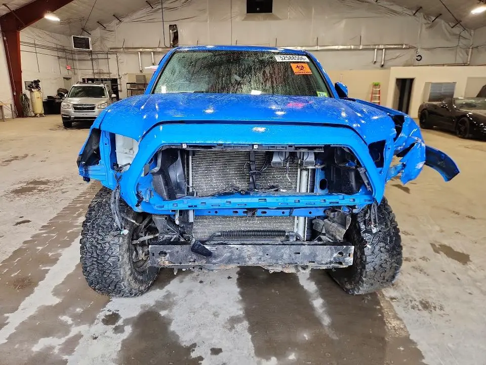 2021 TOYOTA TACOMA SR5 V6  