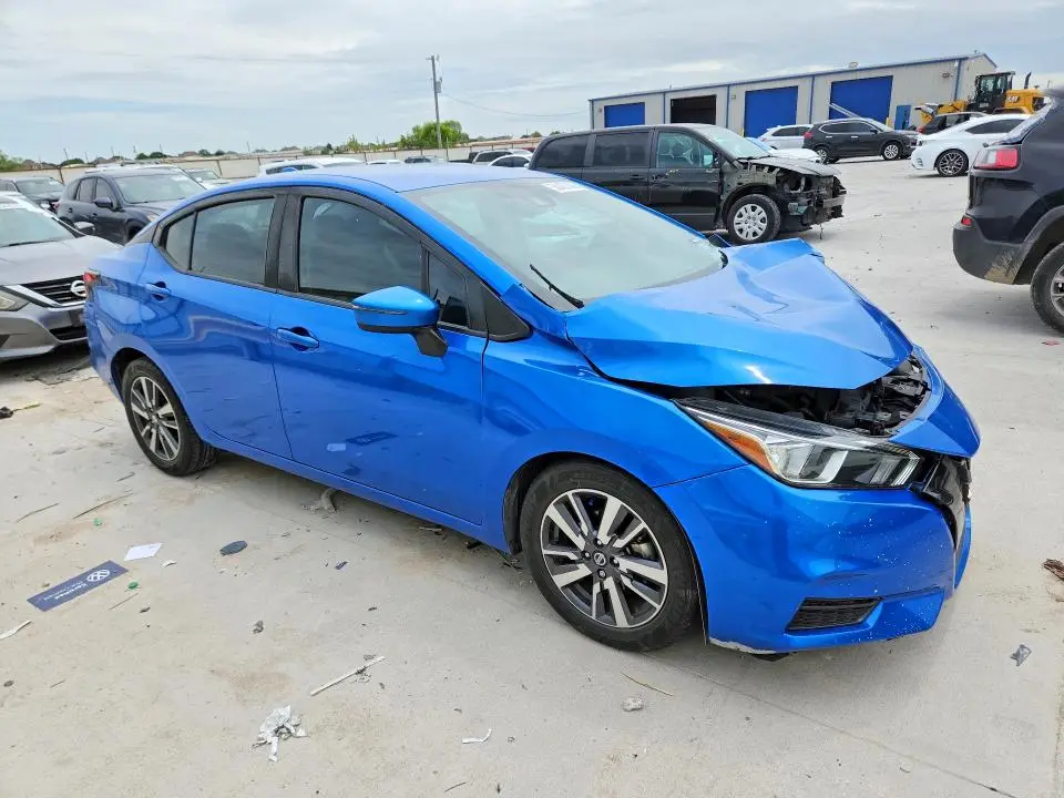 2020 NISSAN VERSA SV  