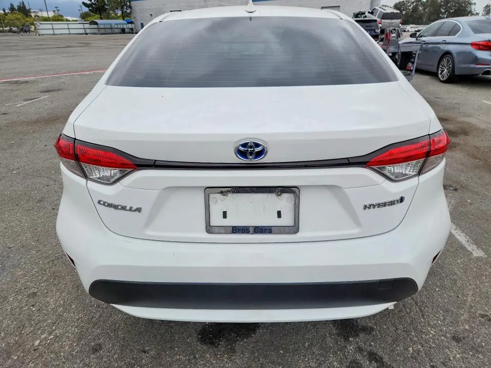 2021 TOYOTA COROLLA LE  