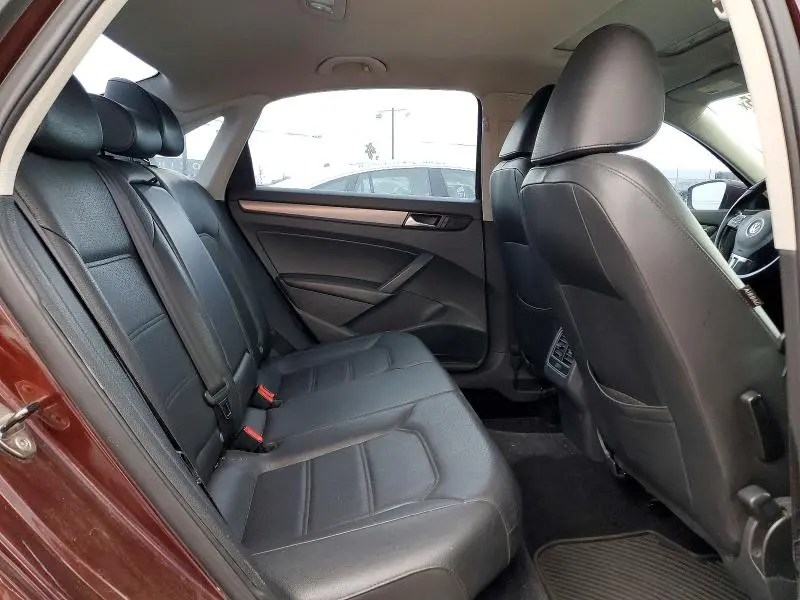 2014 VOLKSWAGEN PASSAT SE  