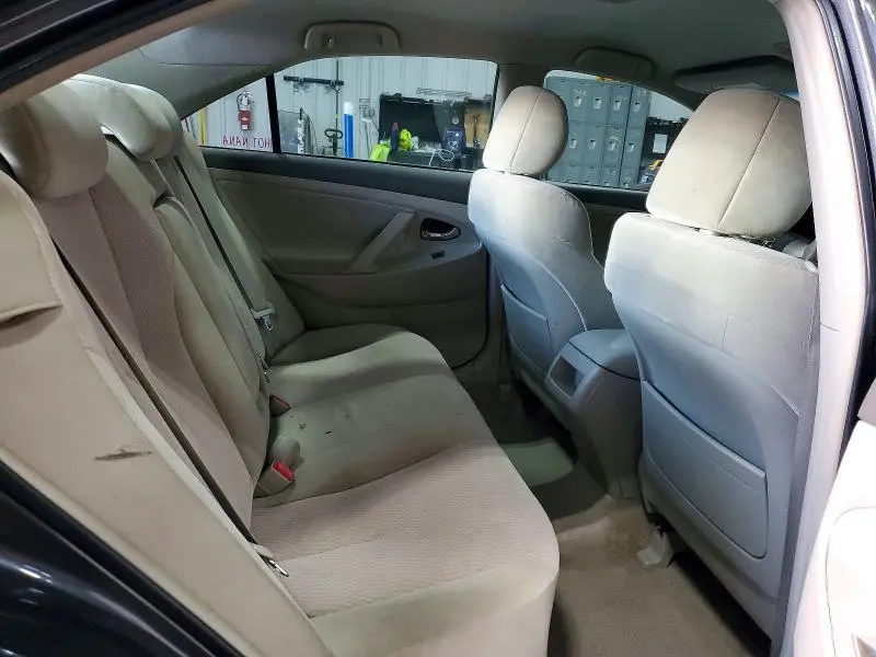 2011 TOYOTA CAMRY SE  