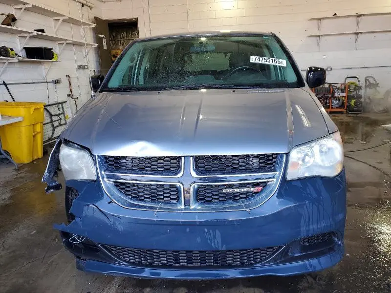 2014 DODGE GRAND CARAVAN SE  