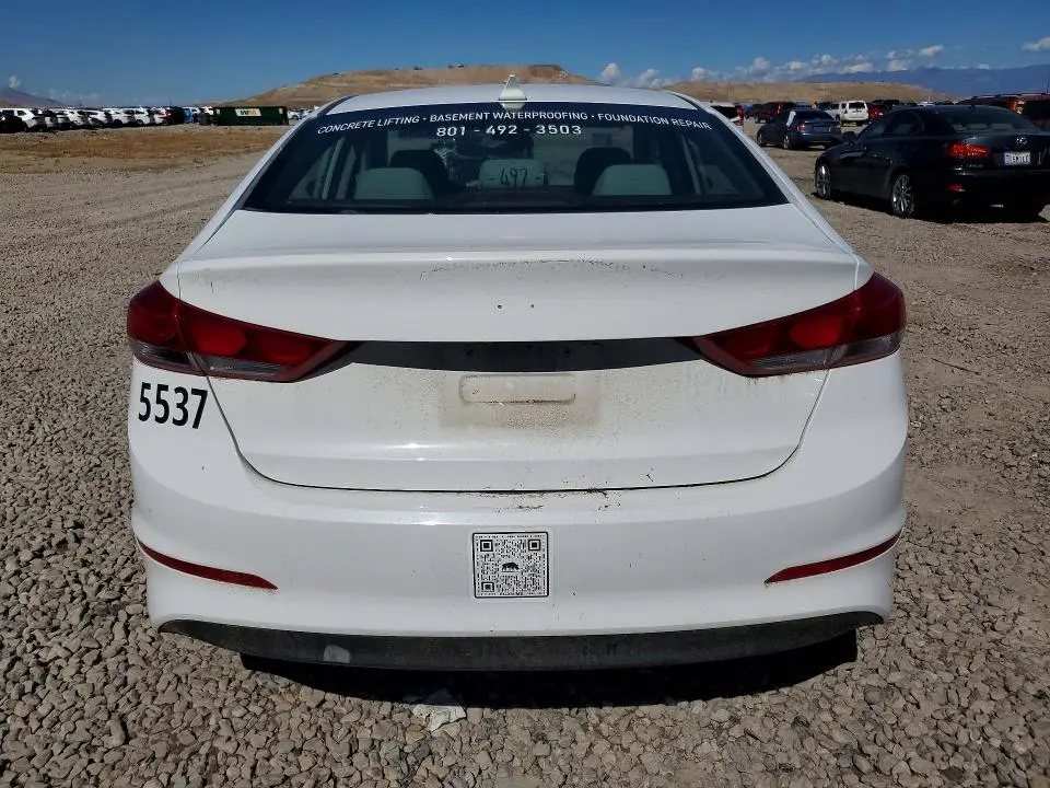 2017 HYUNDAI ELANTRA SE  