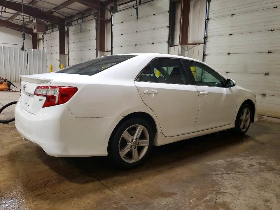 2012 TOYOTA CAMRY SE  