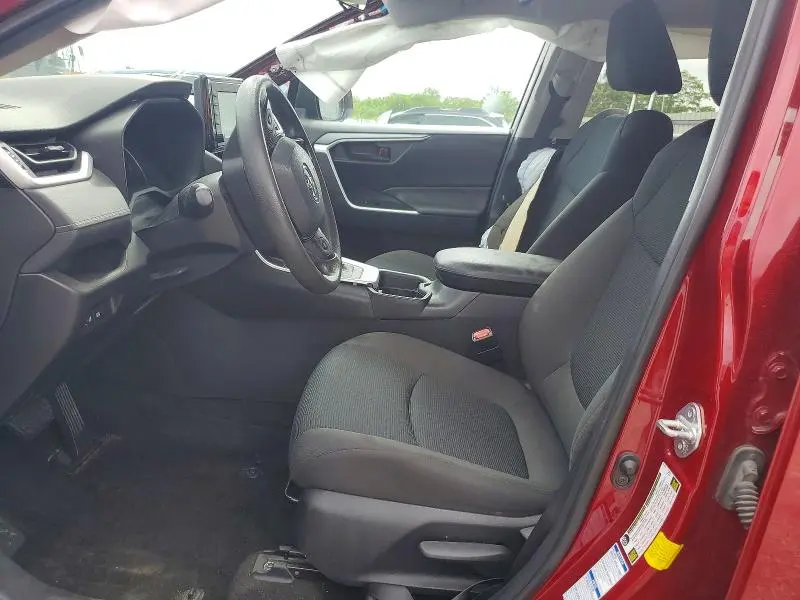 2021 TOYOTA RAV4 LE  