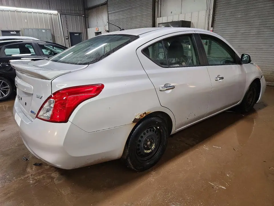 2013 NISSAN VERSA S  