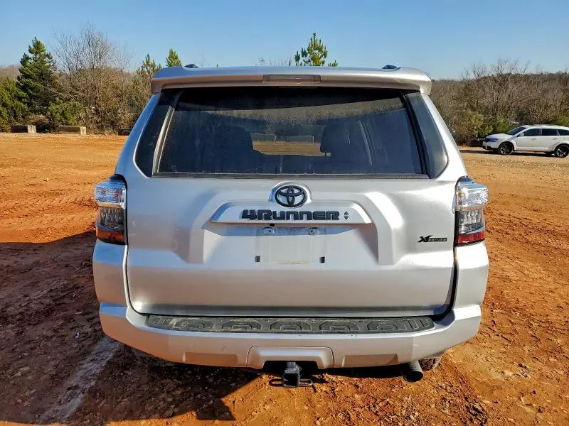 2023 TOYOTA 4RUNNER SE  