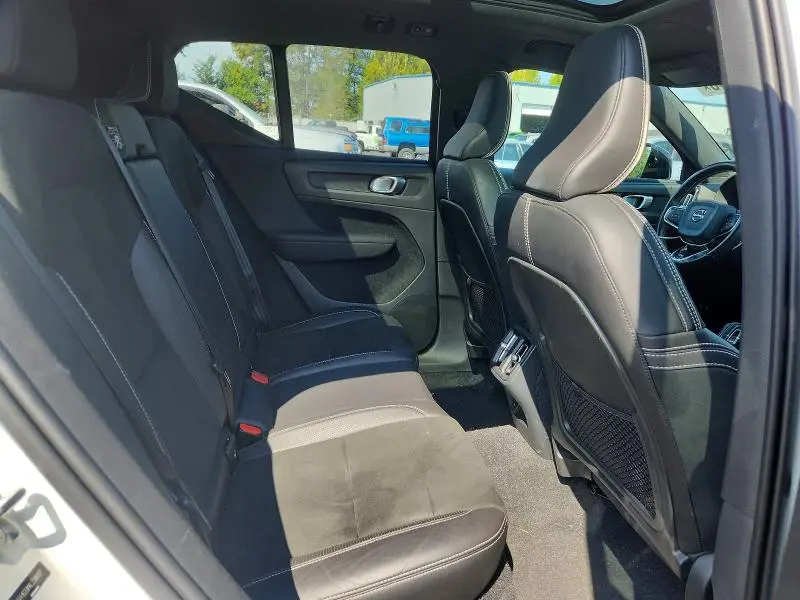 2020 VOLVO XC40 T5 R-DESIGN  