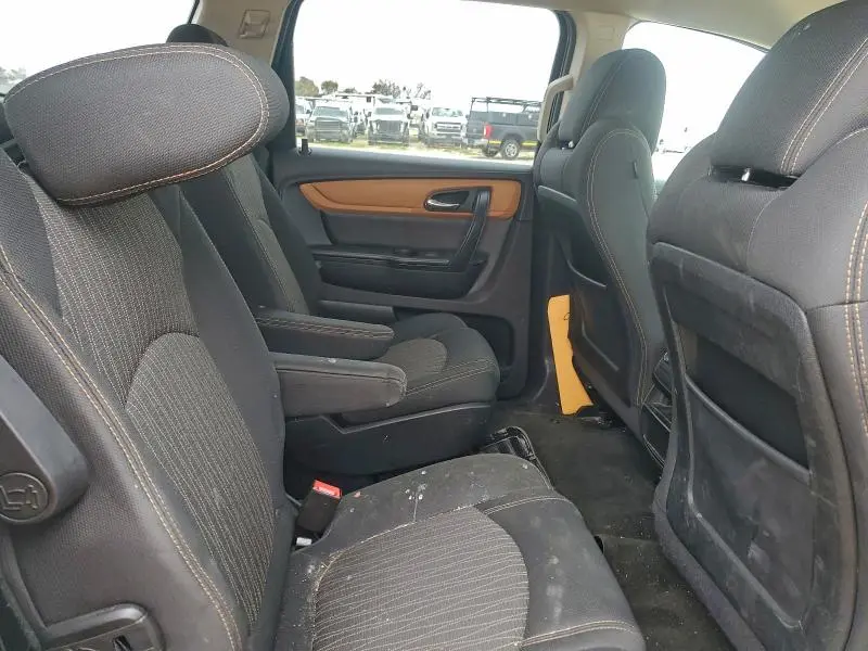 2014 CHEVROLET TRAVERSE LT  