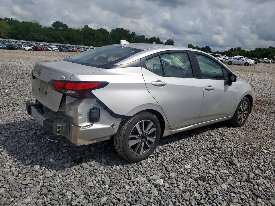 2023 NISSAN VERSA SV  