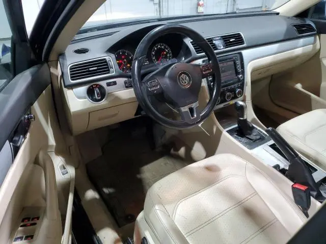 2012 VOLKSWAGEN PASSAT SE  