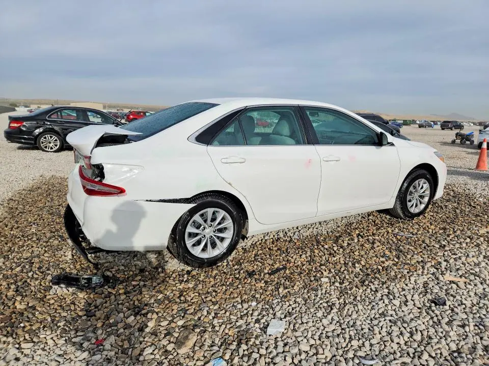 2016 TOYOTA CAMRY LE  