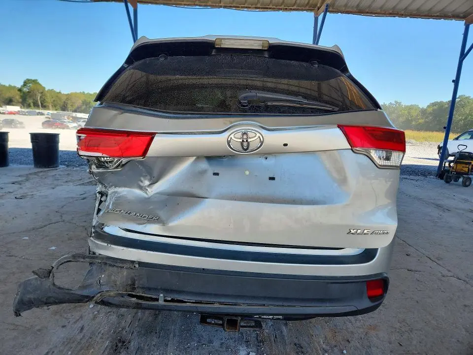 2017 TOYOTA HIGHLANDER XLE  