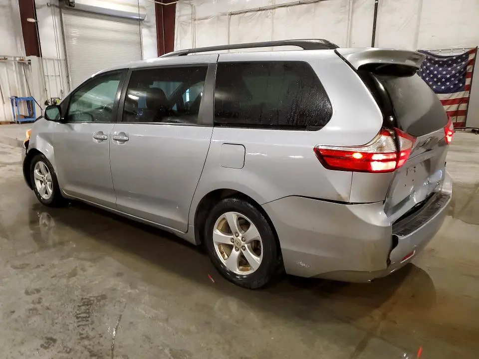 2016 TOYOTA SIENNA XLE 8-PASSENGER  