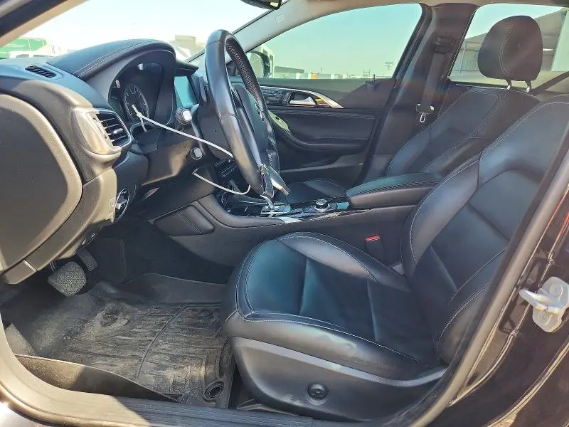 2018 INFINITI QX30 LUXURY  