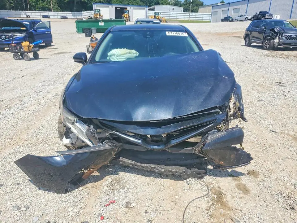 2019 TOYOTA CAMRY SE  