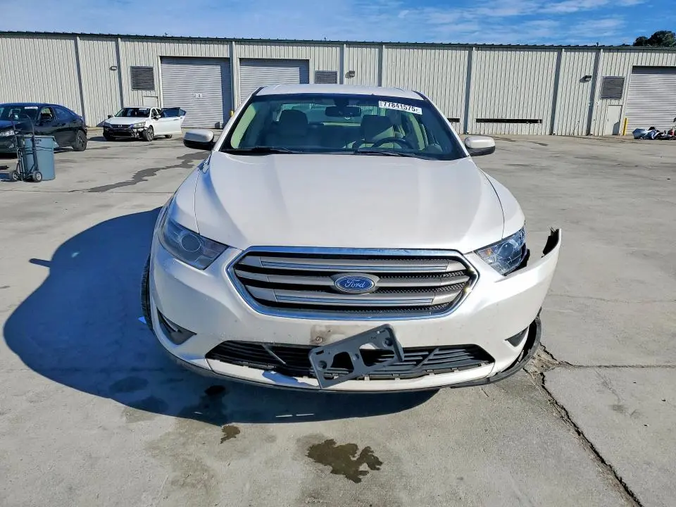 2018 FORD TAURUS SEL  