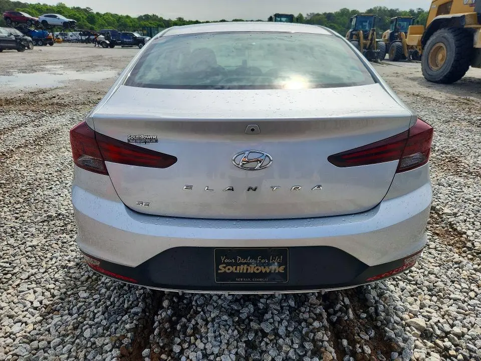 2019 HYUNDAI ELANTRA SE  