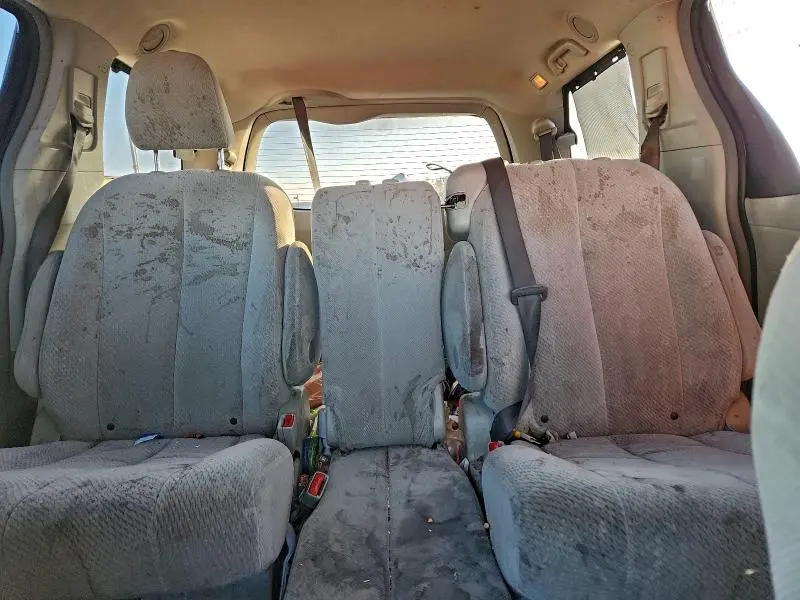 2011 TOYOTA SIENNA LE  