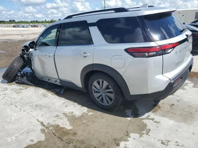 2025 NISSAN PATHFINDER SV  