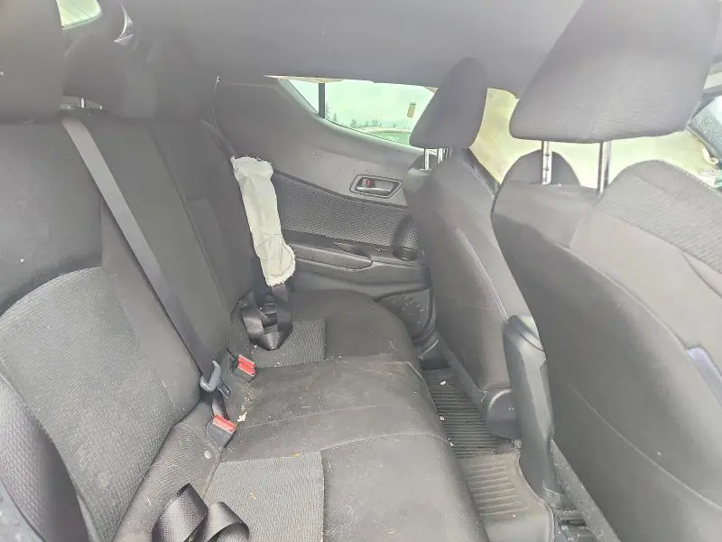 2019 TOYOTA C-HR LE  