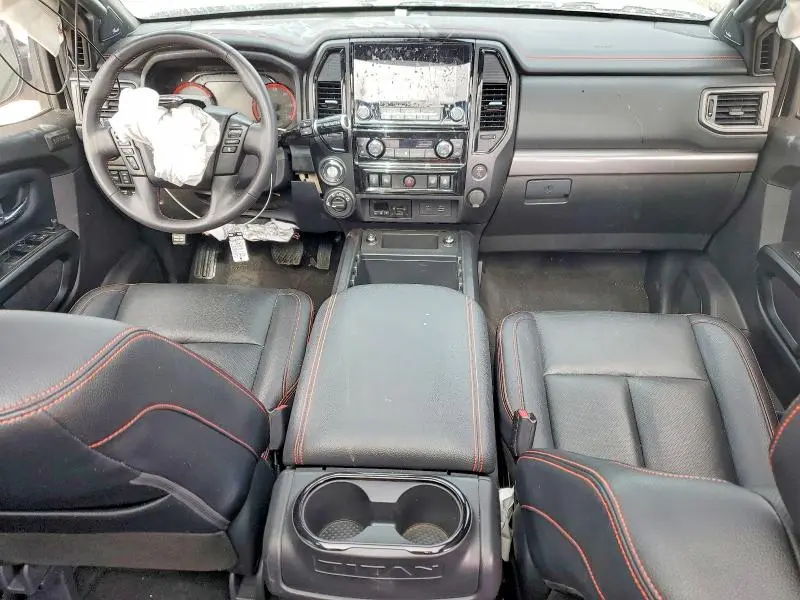 2024 NISSAN TITAN PRO-4X  