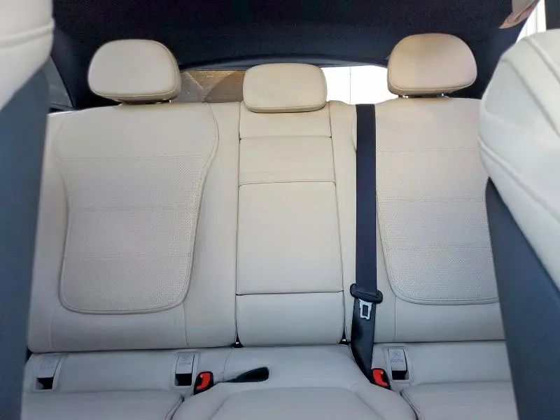 2024 MERCEDES-BENZ GLC 300  