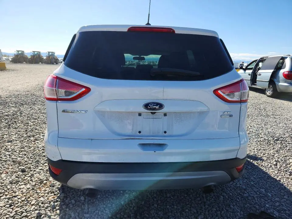 2016 FORD ESCAPE SE  
