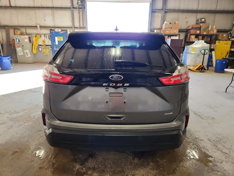 2021 FORD EDGE SE  