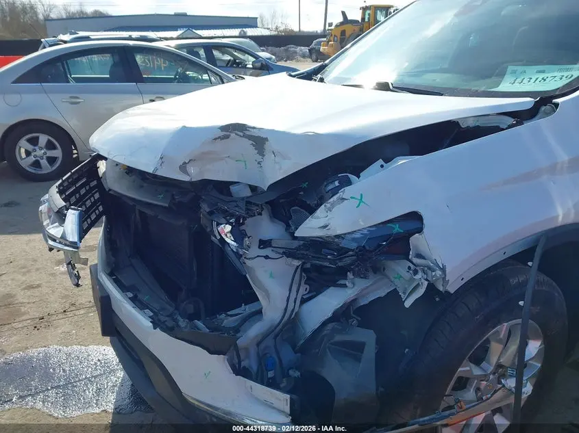 2023 CHEVROLET TRAVERSE FWD LS