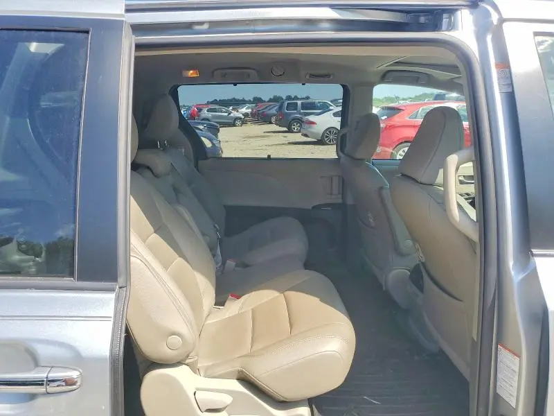 2019 TOYOTA SIENNA XLE 8-PASSENGER  