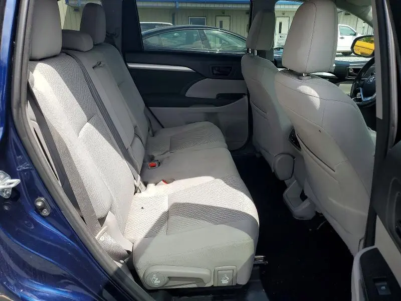 2015 TOYOTA HIGHLANDER LE  