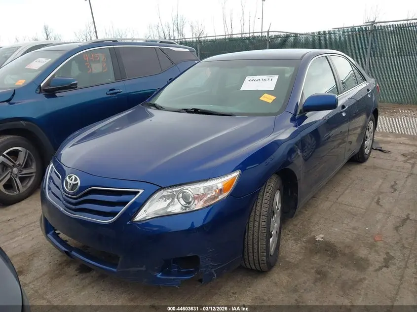 2011 TOYOTA CAMRY LE V6