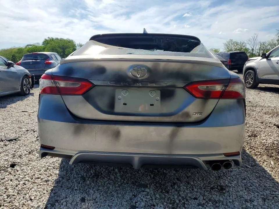 2019 TOYOTA CAMRY SE  