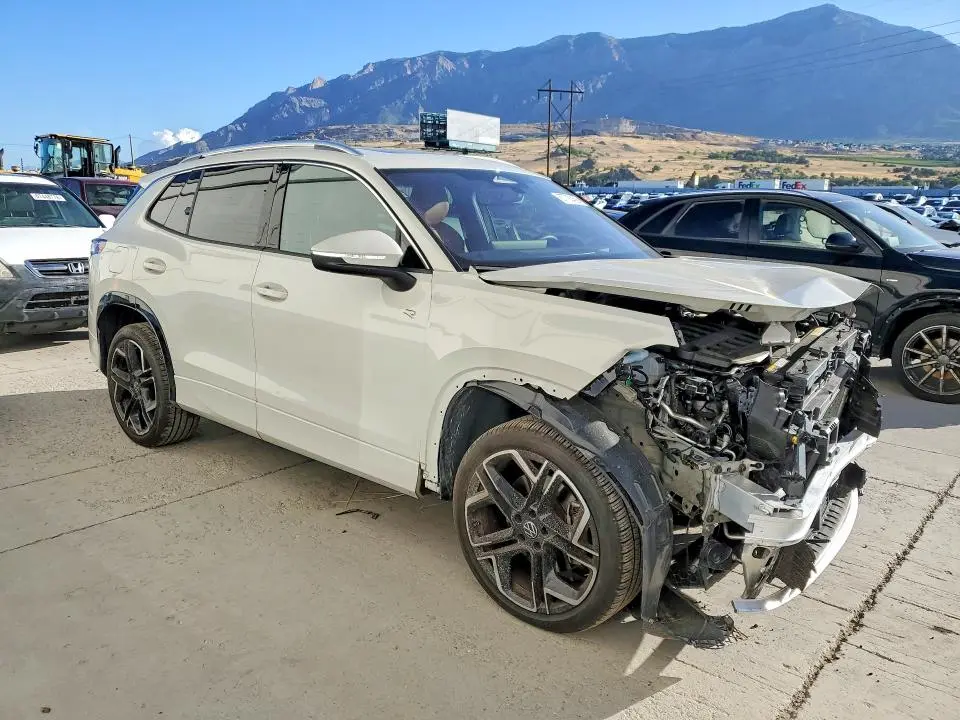 2025 VOLKSWAGEN TIGUAN SEL R-LINE BLACK  