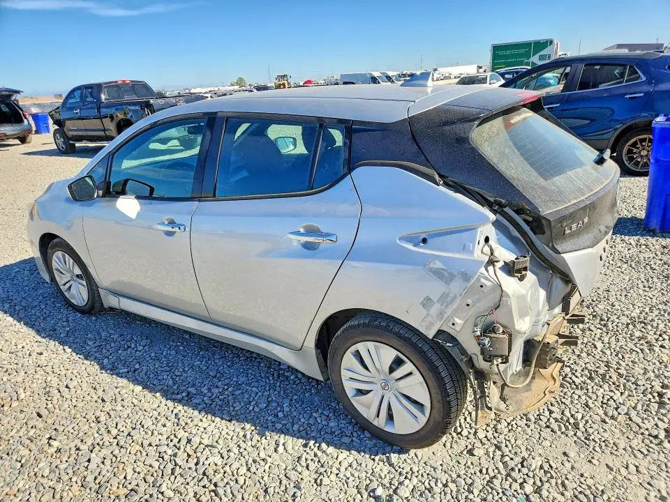 2025 NISSAN LEAF S  