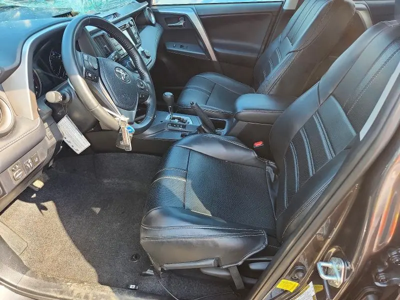 2018 TOYOTA RAV4 XLE  