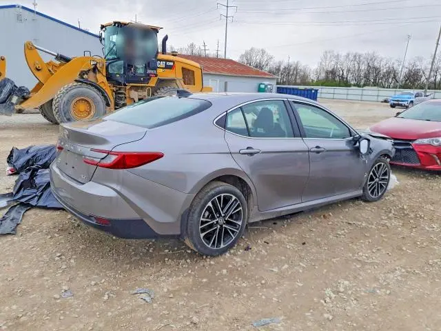 2025 TOYOTA CAMRY XLE  