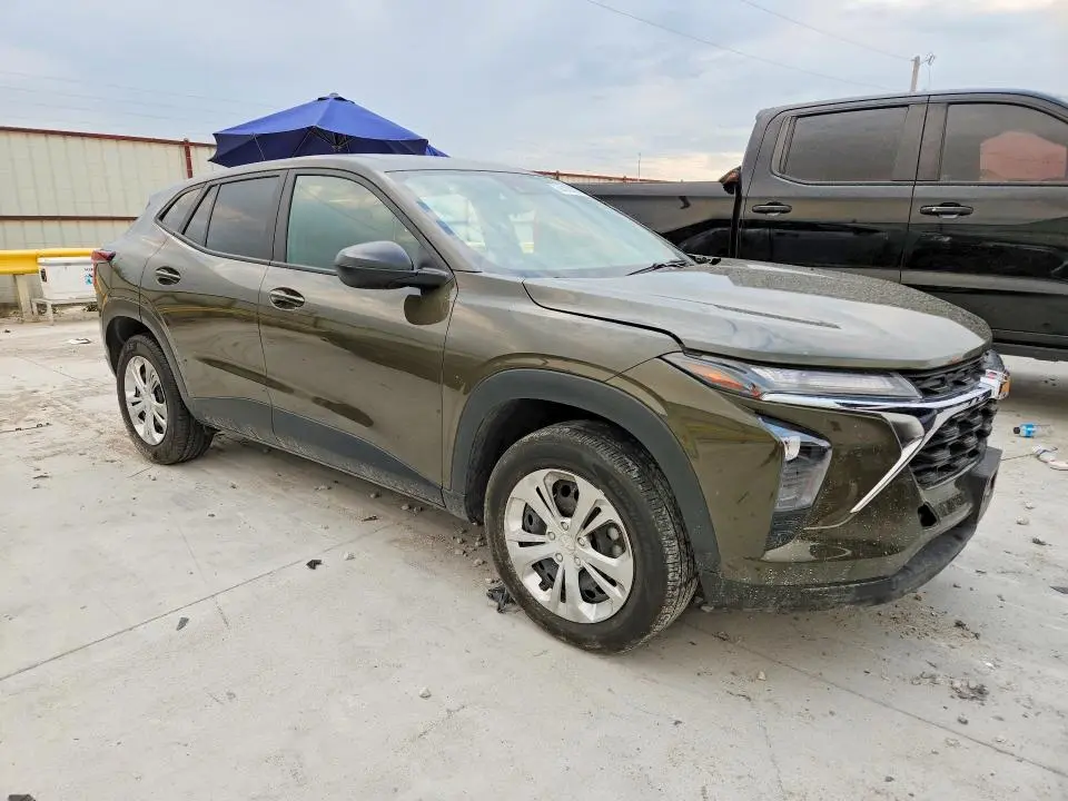 2024 CHEVROLET TRAX LS  
