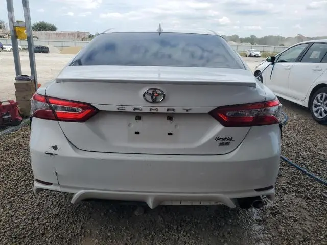 2020 TOYOTA CAMRY SE  