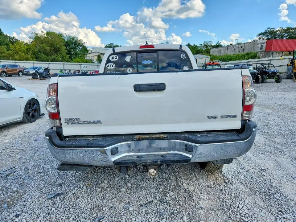 2015 TOYOTA TACOMA V6  
