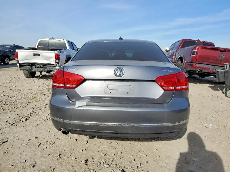 2013 VOLKSWAGEN PASSAT SEL  