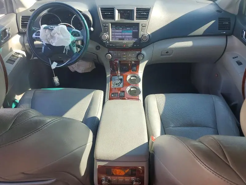 2011 TOYOTA HIGHLANDER LIMITED  