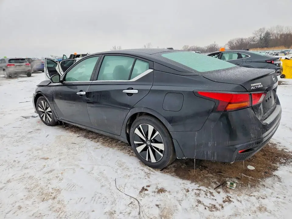 2022 NISSAN ALTIMA SV  