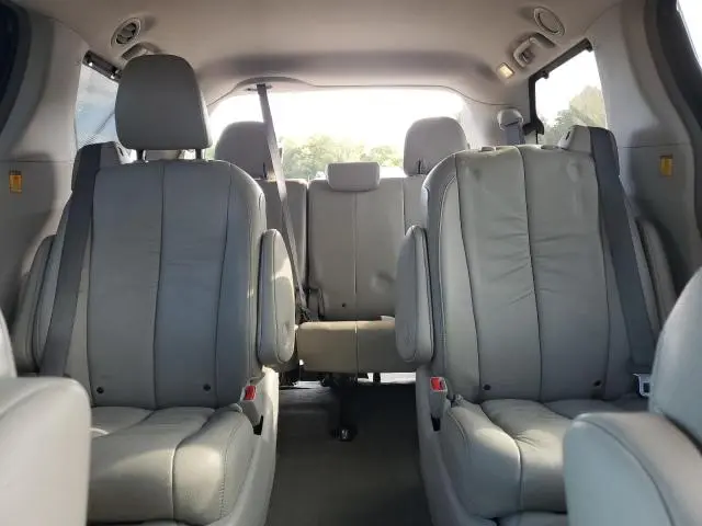 2012 TOYOTA SIENNA XLE  