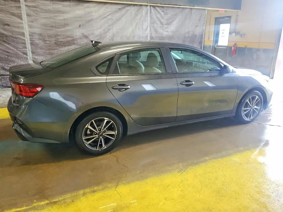 2022 KIA FORTE LXS  