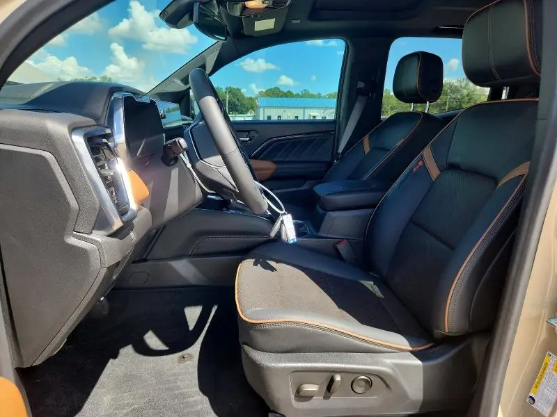 2024 GMC CANYON AT4  